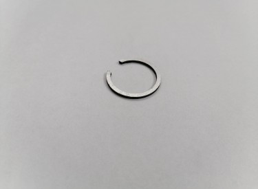 Pierścień osadczy,  zabezpieczenie koła zębatego trybu na wałku głównym i pośrednim SHL M11W, SHL Gazela, WSK 175
