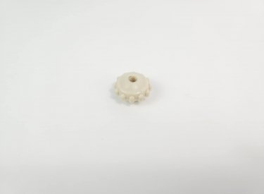 BIAŁA PLASTIKOWA NAKRĘTKA BOCZKA (pokrywy bocznej) WSK B3 M21W2